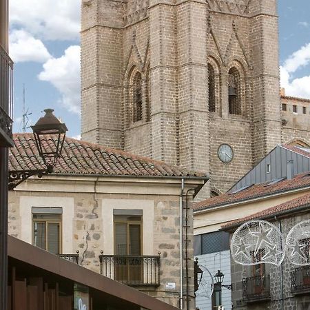Apartamentos Turisticos Avila La Catedral Eksteriør billede