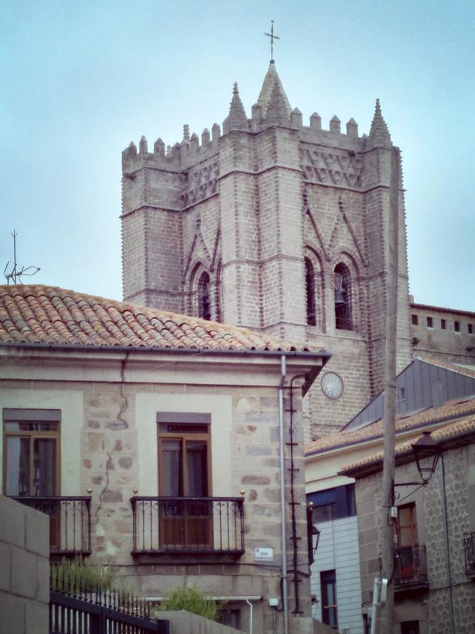 Apartamentos Turisticos Avila La Catedral Eksteriør billede